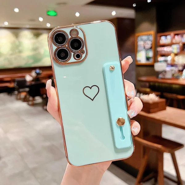 Силиконов калъф Heart за iPhone 13 Pro, Мента 2