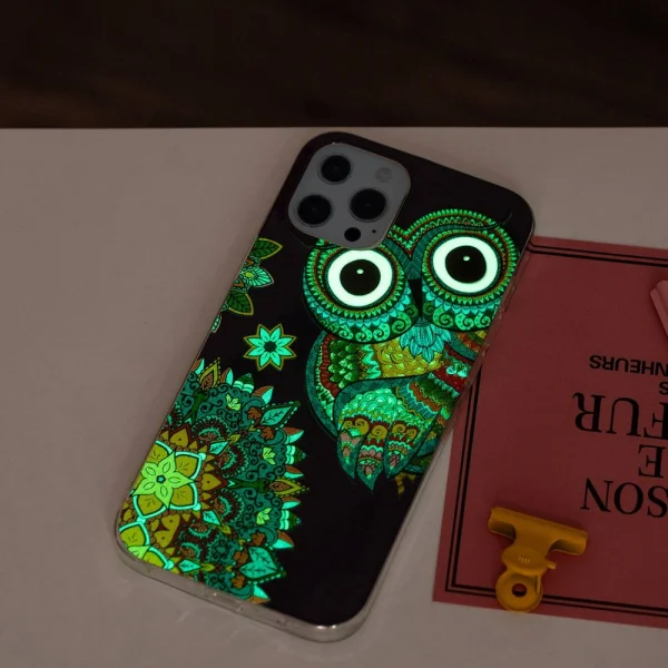 Silicone case for iPhone 14 Pro Max, phosphorescent, Owl 3