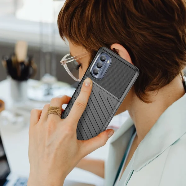 Силиконов калъф Thunder за Motorola Moto G62 5G, черен 3