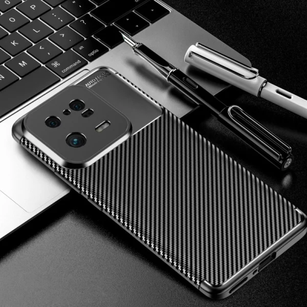 Silicone Case Carbon Fibre Texture for Xiaomi 13 Pro, black 4