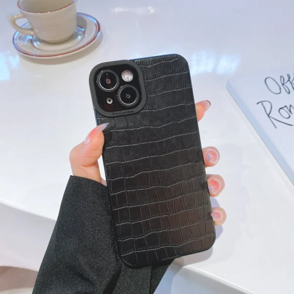 Silicone Case for iPhone 15, Black 3