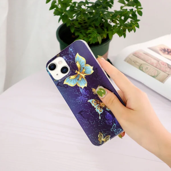 Силиконов калъф Noctilucent за iPhone 15 Plus, Светеща цветна пеперуда 4