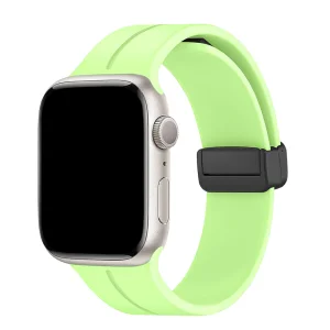 Силиконова каишка с магнитно закопчаване за Apple Watch 38 / 40 / 41mm, Ярко зелен