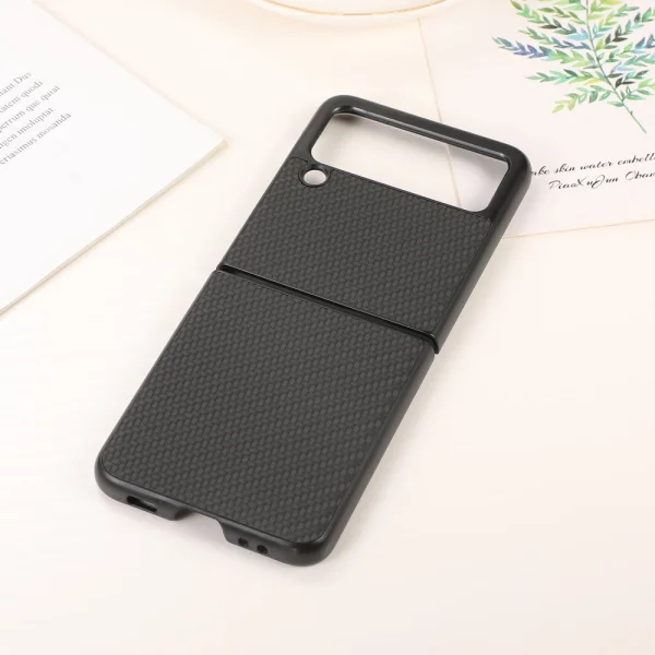 Удароустойчив калъф Leather Carbon Fiber за Samsung Galaxy Z Flip 3, Черен 3